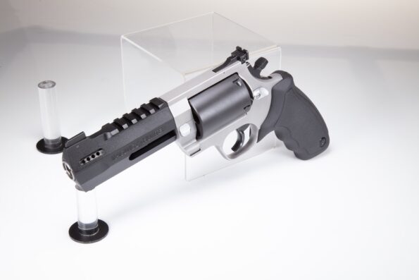 RAGING HUNTER 500 revolver